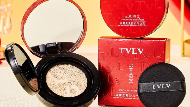 TVLV9783 Cordyceps Birds Nest Silk Mist Soft Focus Cushion Cream น้าหนักเบา Hydrating Foundation Liquid คอนซีลเลอร์บีบีครีม กันน้ำ สูตรใหม่ ไม่มีสารพิษ ผสมวิตามิน สำหรับผู้หญิง ที่มีประสิทธิภาพสูงในการปกปิดรอยด่างดำและให้ใบหน้าดูเรียบเนียนเป็นธร