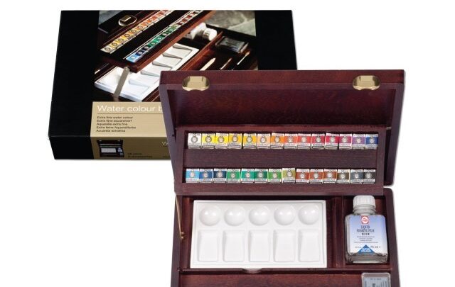 REMBRANDT สีน้ำเค้กชุด 28 สี กล่องไม้ Rwc Box Professional 28 pans 1 กล่อง