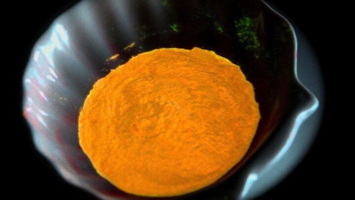 ไฮไลท์สี Long Yuhui Luminous SelfLuminous Powder ผงกันน้า Pigment ผงเรืองแสงสีพลาสติกผงส่องสว่างประเภท U8VK